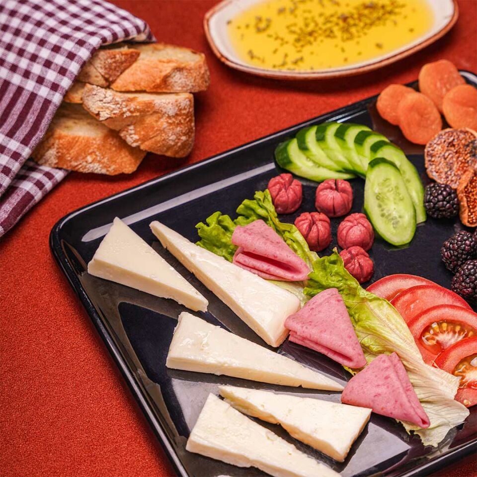 Tam Yağlı Sezon Üçlü Karışım Peynir 700 GR (İnek-Keçi-Koyun) Çanakkale-Şırdan Mayadan