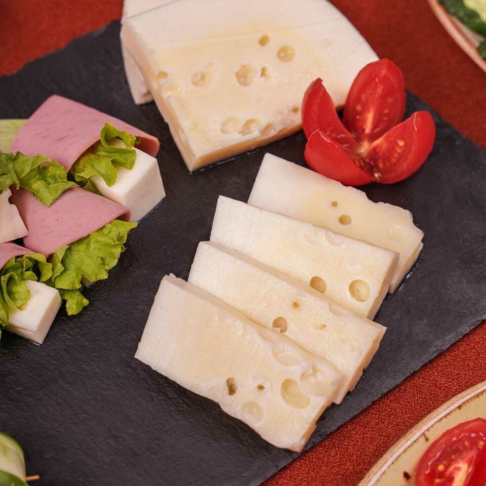 Eski Kelle Peyniri 600 gr (Sezon Üçlü Karışım)
