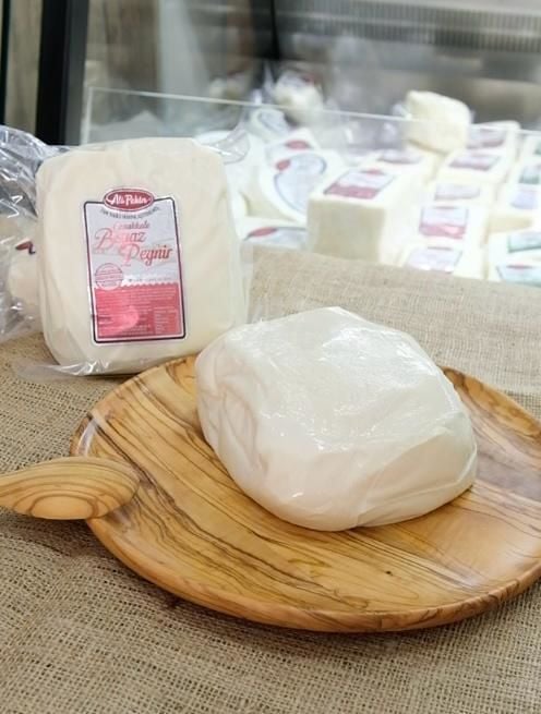 Yumuşak Tam Yağlı İnek Peyniri 700 Gr (Sürülebilir Kıvam)